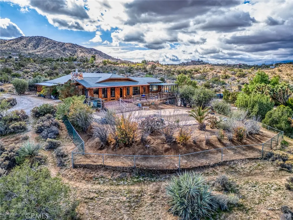 55215 Mountain View Dr